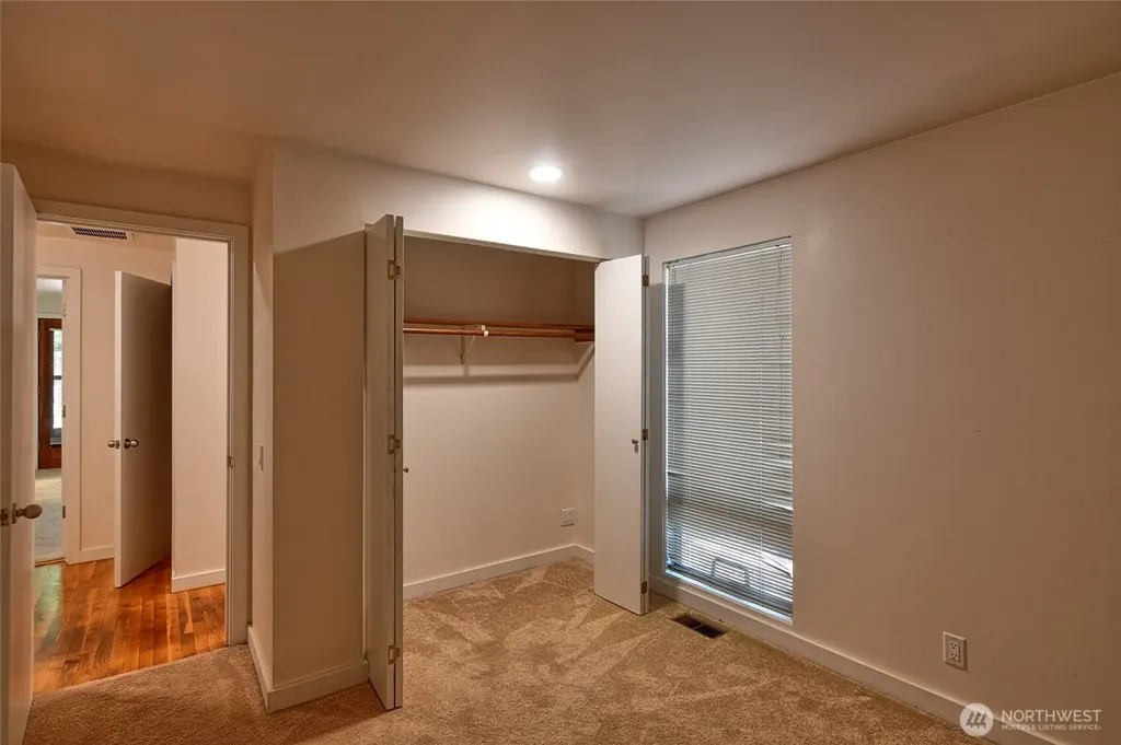 8808 SE 54th SE Mercer Island WA 98040