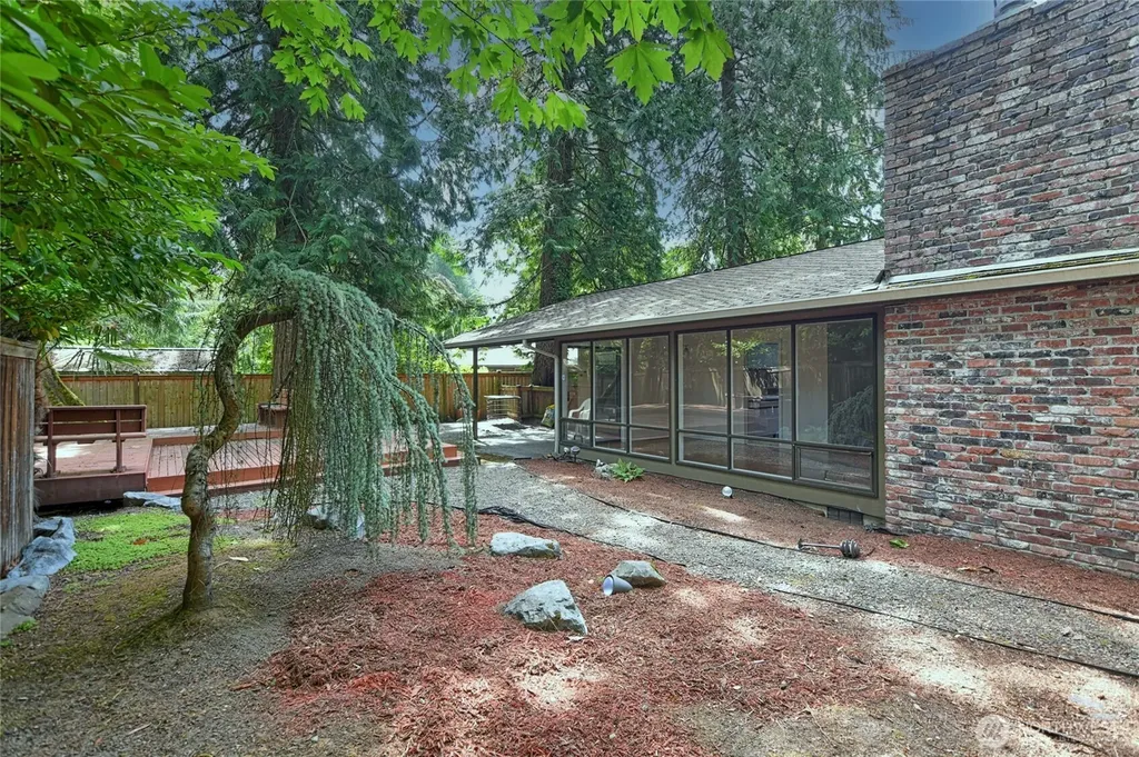 8808 SE 54th SE Mercer Island WA 98040