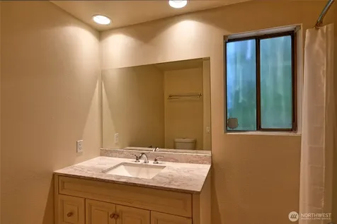 8808 SE 54th SE Mercer Island WA 98040