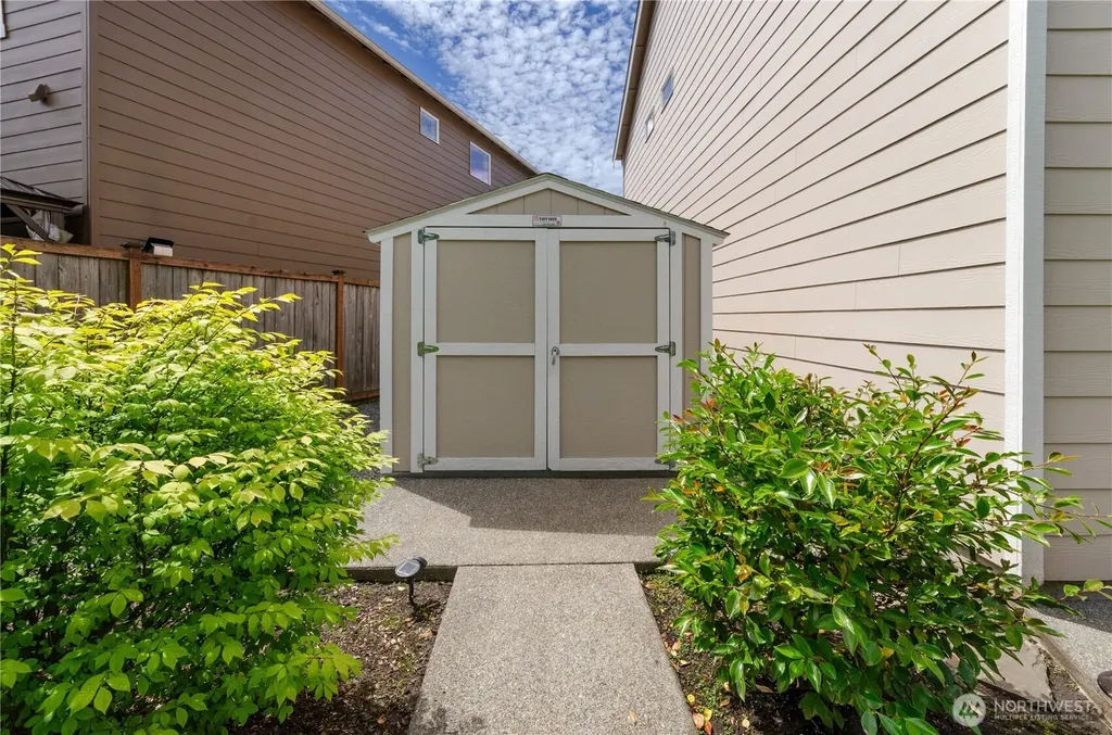 7905 152nd St Ct E Puyallup WA 98375
