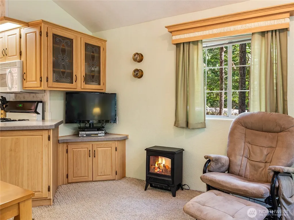 421 N Mt Jupiter Drive Hoodsport WA 98548