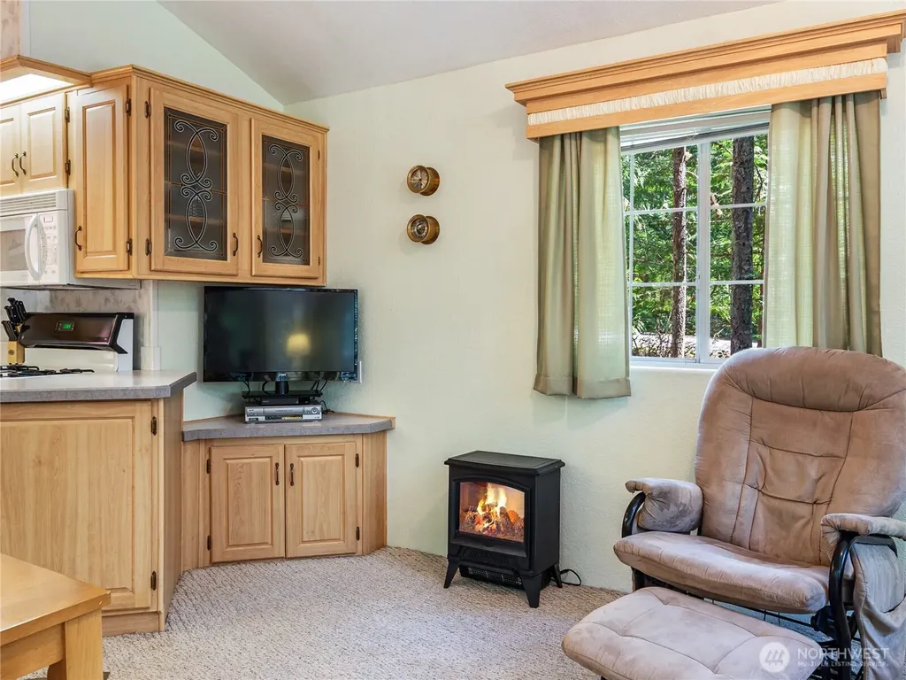 421 N Mt Jupiter Drive Hoodsport WA 98548