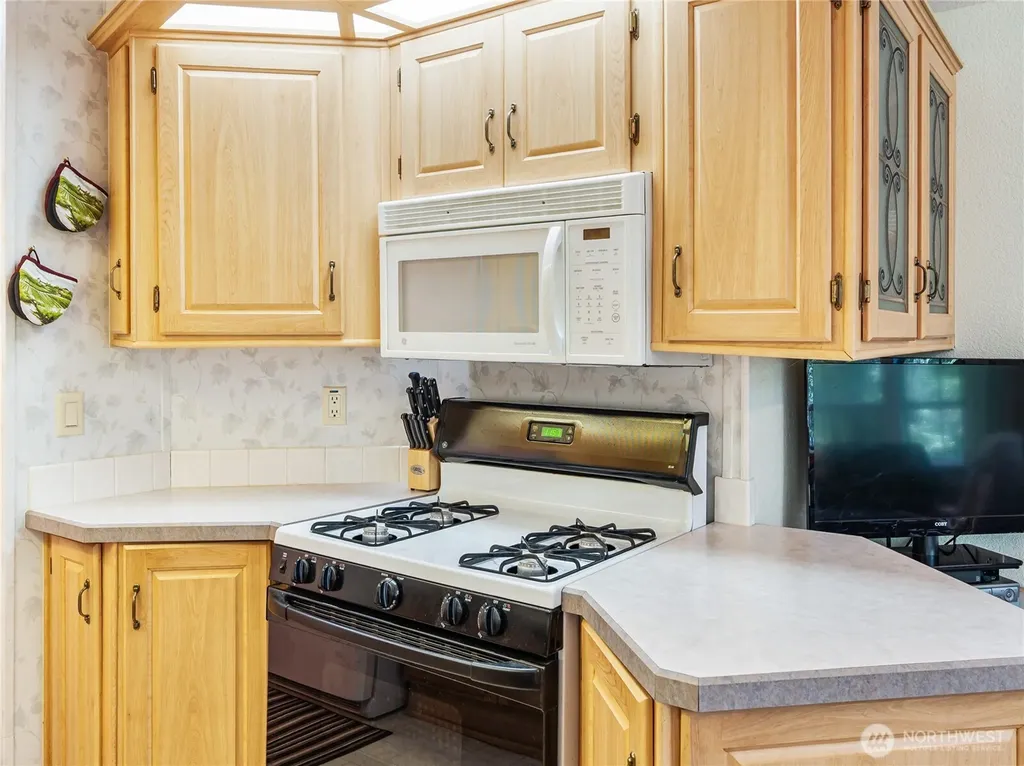 421 N Mt Jupiter Drive Hoodsport WA 98548