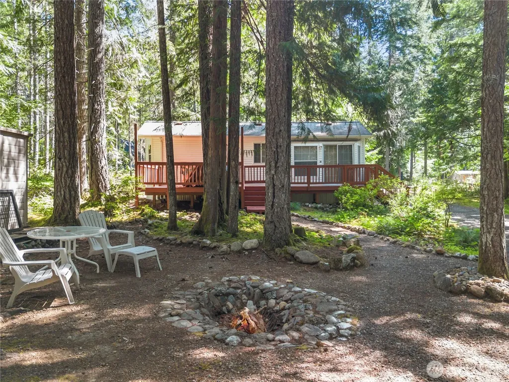 421 N Mt Jupiter Drive Hoodsport WA 98548