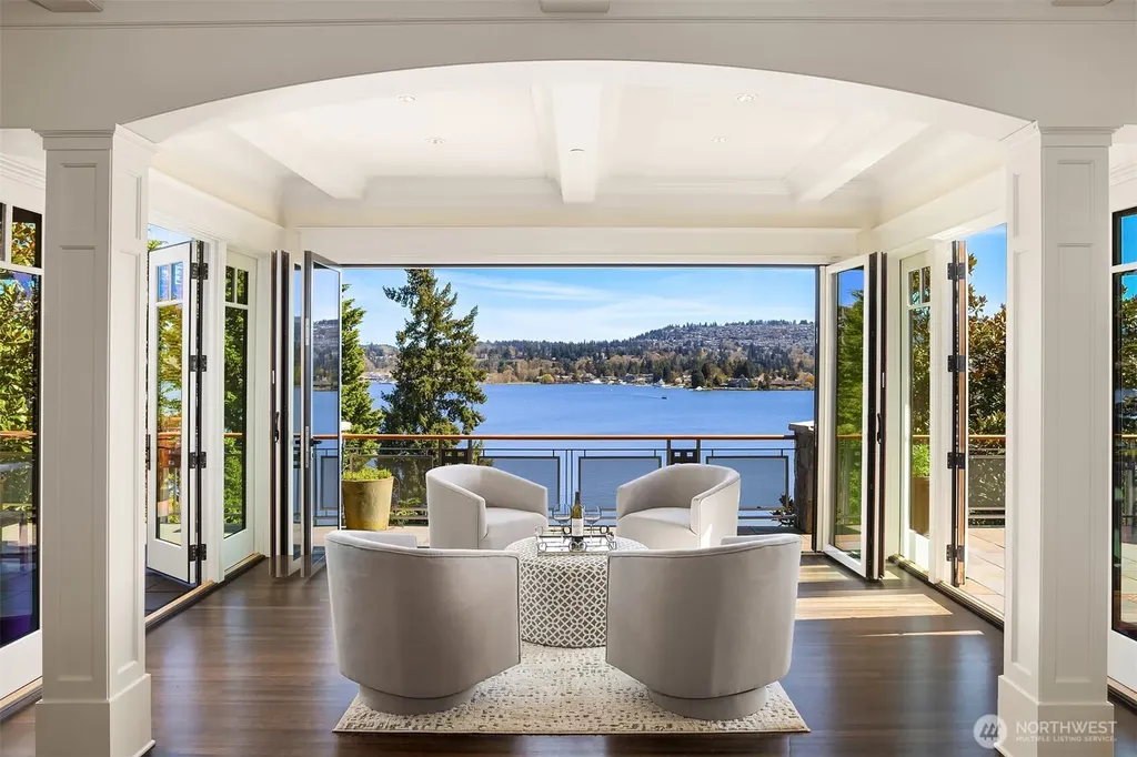 4102 100th Avenue SE Mercer Island WA 98040