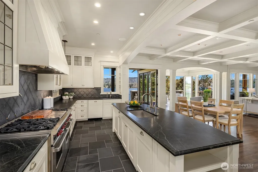 4102 100th Avenue SE Mercer Island WA 98040