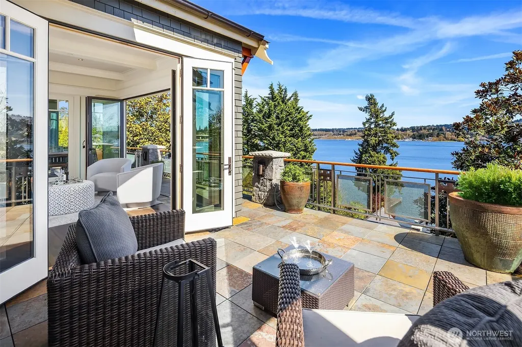 4102 100th Avenue SE Mercer Island WA 98040