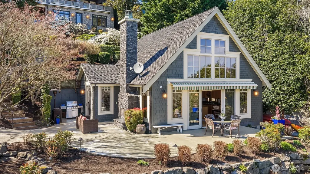 4102 100th Avenue SE Mercer Island WA 98040