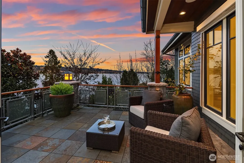 4102 100th Avenue SE Mercer Island WA 98040