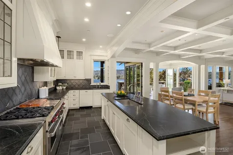 4102 100th Avenue SE Mercer Island WA 98040