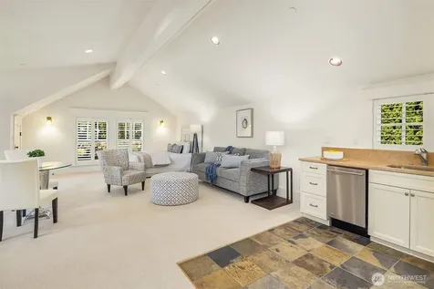 4102 100th Avenue SE Mercer Island WA 98040