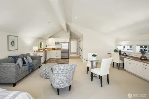 4102 100th Avenue SE Mercer Island WA 98040