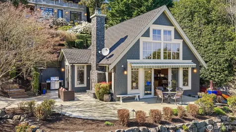 4102 100th Avenue SE Mercer Island WA 98040