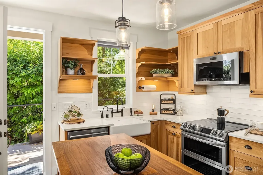 9417 NE 128th Street Kirkland WA 98034