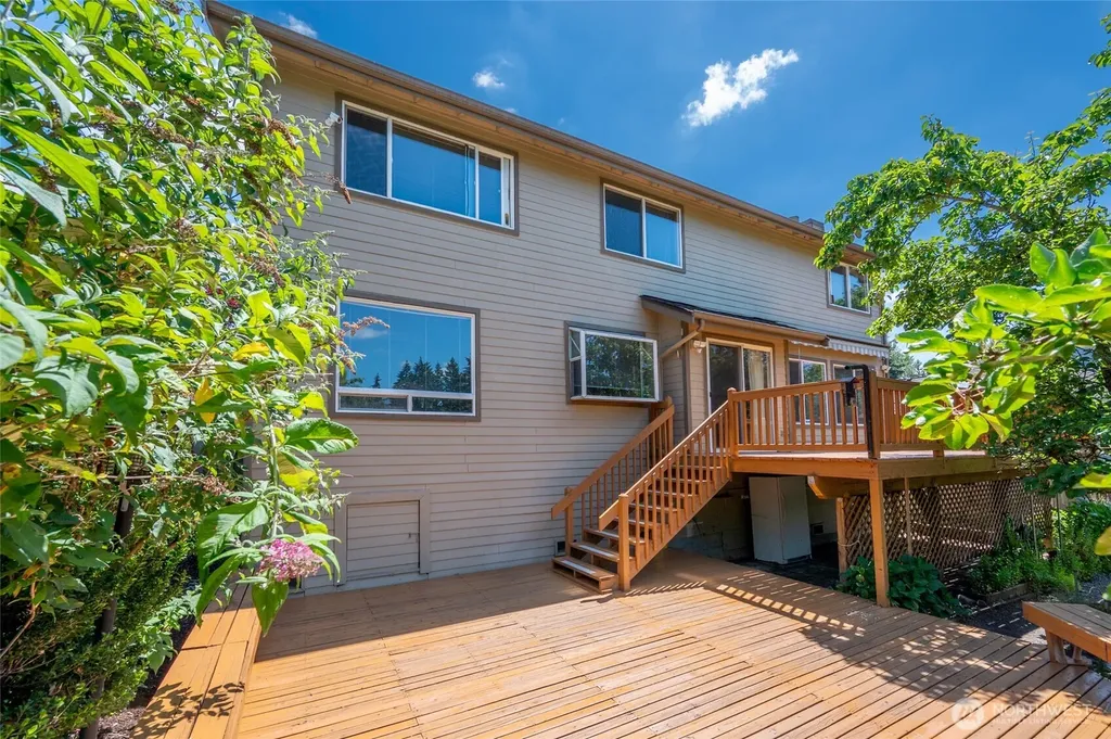 1529 Ilwaco Avenue NE Renton WA 98059