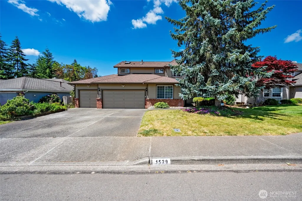 1529 Ilwaco Avenue NE Renton WA 98059