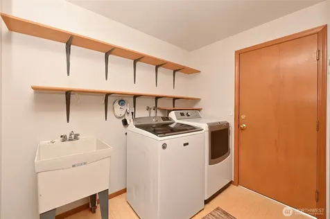 1529 Ilwaco Avenue NE Renton WA 98059