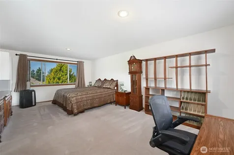 1529 Ilwaco Avenue NE Renton WA 98059