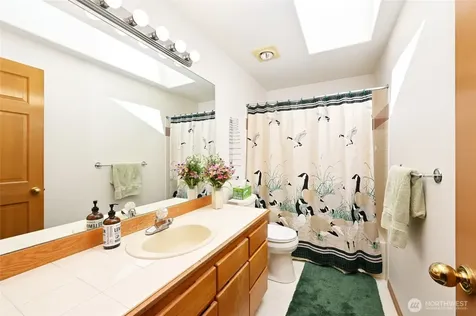 1529 Ilwaco Avenue NE Renton WA 98059