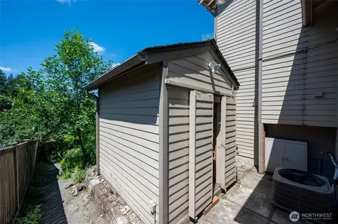 1529 Ilwaco Avenue NE Renton WA 98059