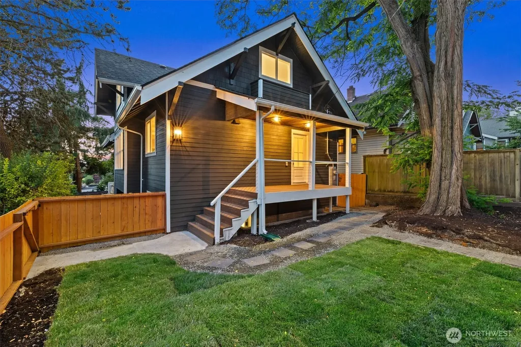 4100 Densmore Avenue N Seattle WA 98103