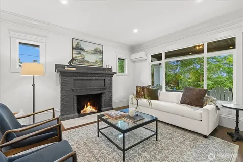 4100 Densmore Avenue N Seattle WA 98103