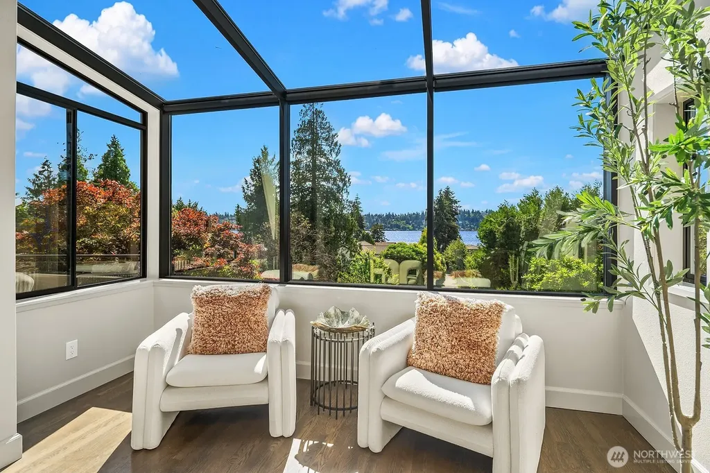 13419 Holmes Point Drive NE Kirkland WA 98034