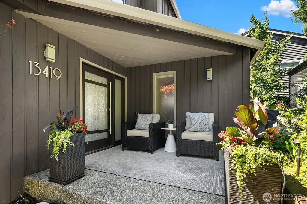 13419 Holmes Point Drive NE Kirkland WA 98034