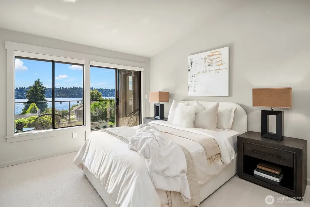 13419 Holmes Point Drive NE Kirkland WA 98034