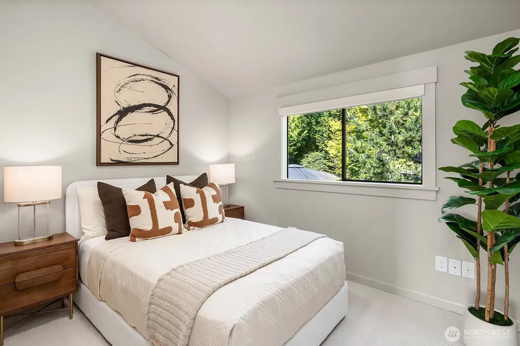 13419 Holmes Point Drive NE Kirkland WA 98034