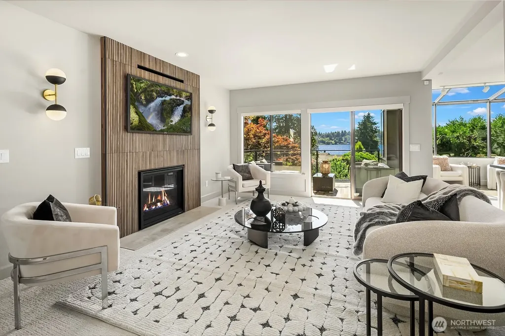 13419 Holmes Point Drive NE Kirkland WA 98034