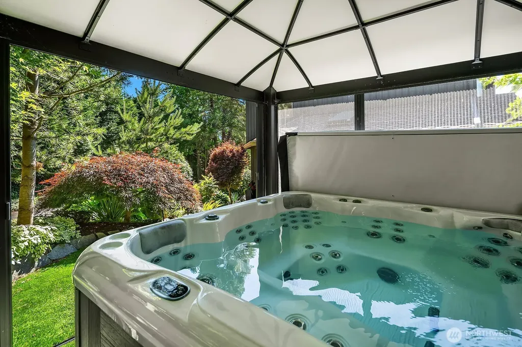 13419 Holmes Point Drive NE Kirkland WA 98034