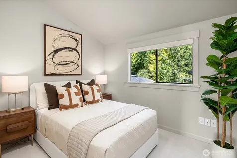 13419 Holmes Point Drive NE Kirkland WA 98034