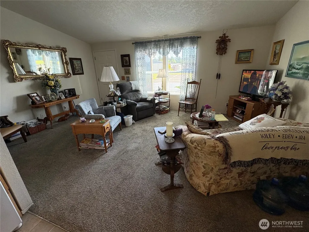 51 Meander Way Aberdeen WA 98520