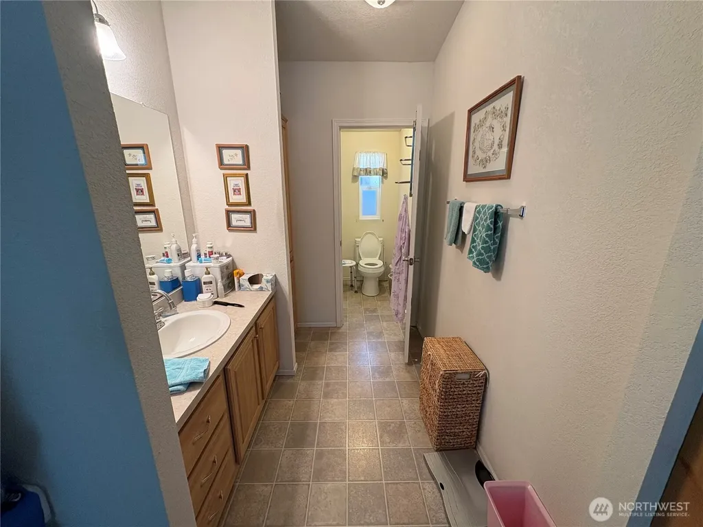 51 Meander Way Aberdeen WA 98520
