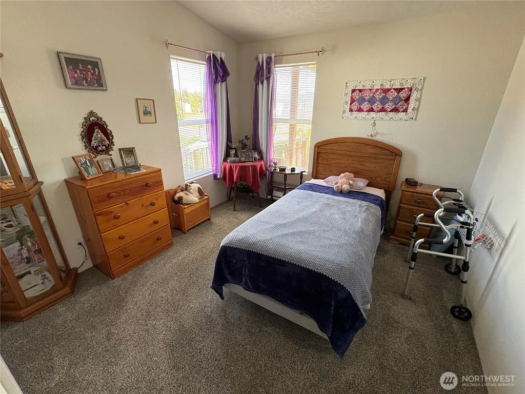 51 Meander Way Aberdeen WA 98520