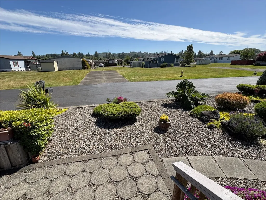 51 Meander Way Aberdeen WA 98520