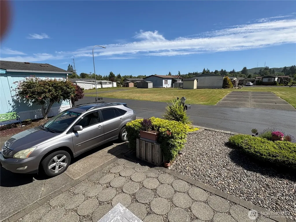 51 Meander Way Aberdeen WA 98520