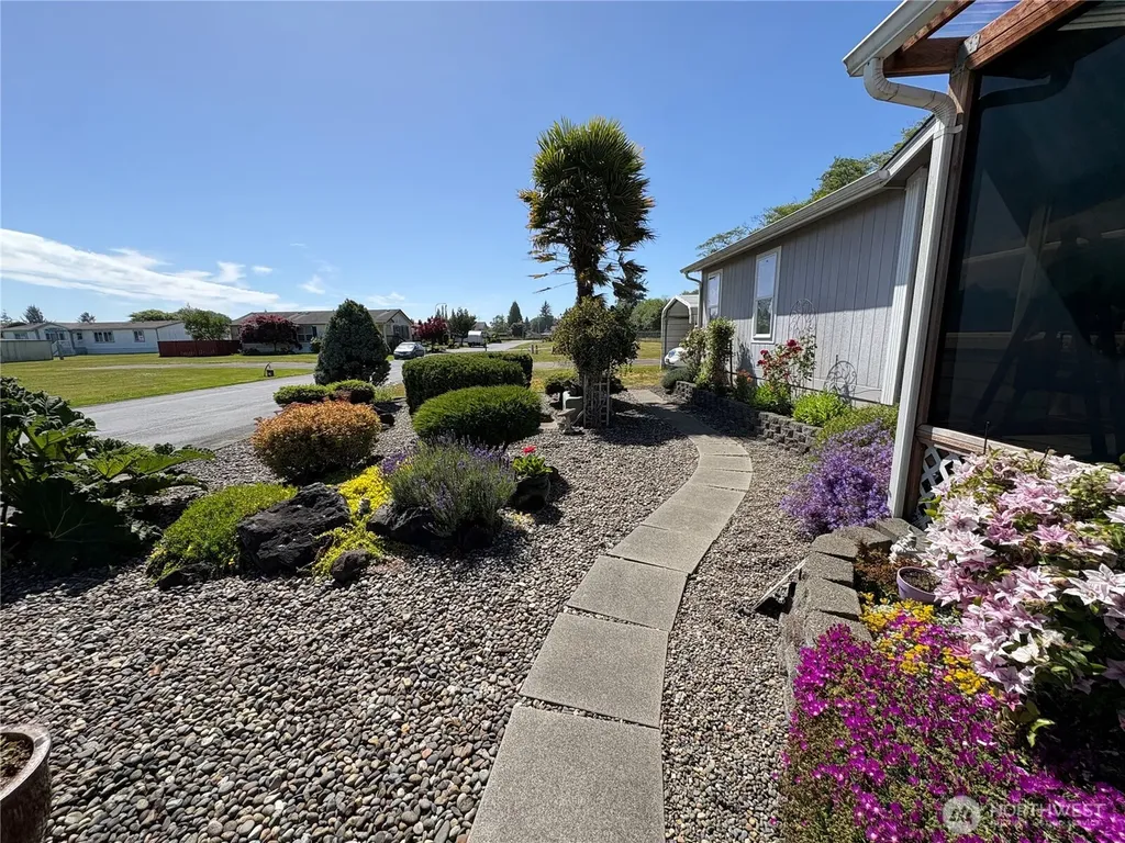51 Meander Way Aberdeen WA 98520