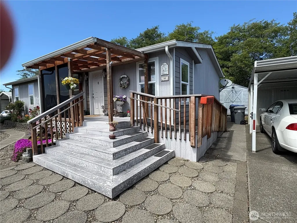 51 Meander Way Aberdeen WA 98520