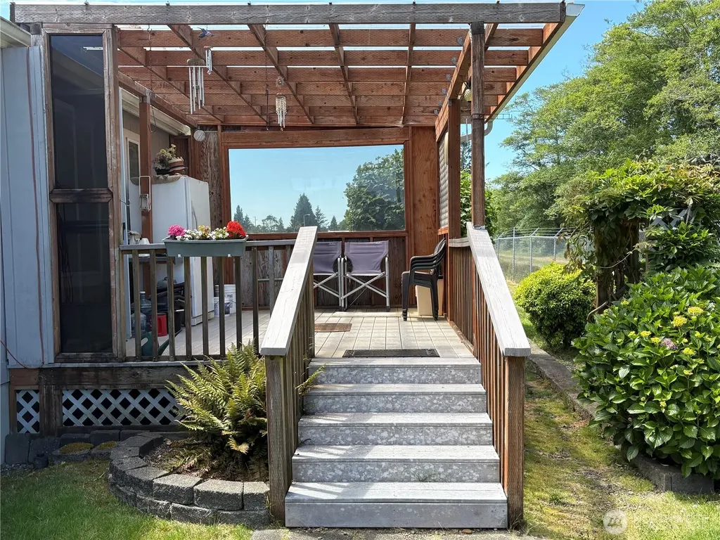 51 Meander Way Aberdeen WA 98520