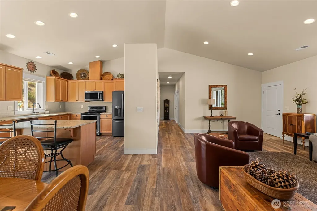 9973 Saska Way Entiat WA 98822
