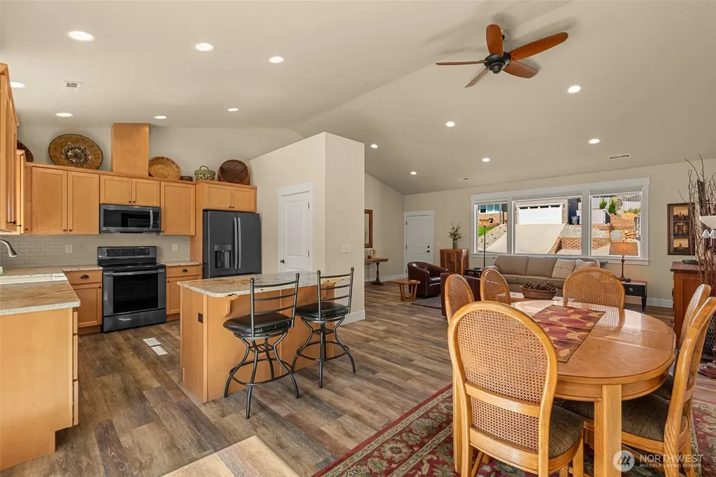 9973 Saska Way Entiat WA 98822