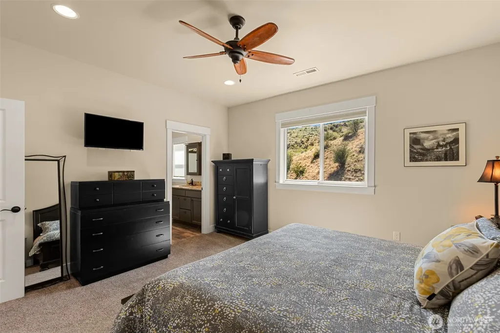 9973 Saska Way Entiat WA 98822
