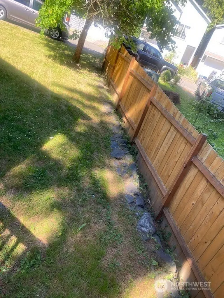 1961 NE Green Glen Lane Bremerton WA 98311