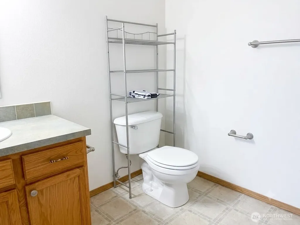 1961 NE Green Glen Lane Bremerton WA 98311