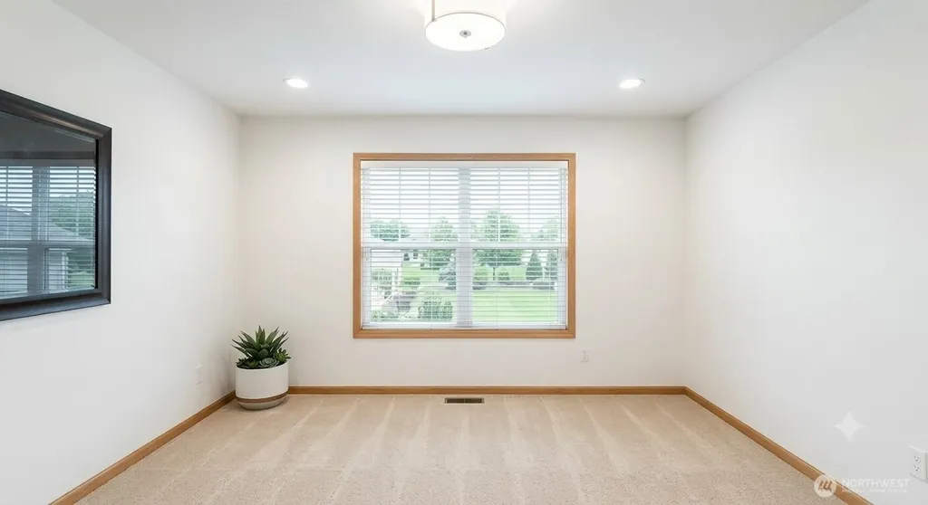1961 NE Green Glen Lane Bremerton WA 98311