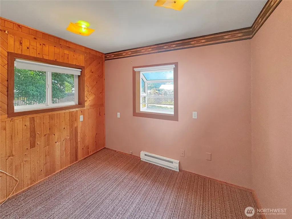 111 S 1st Street Thorp WA 98946