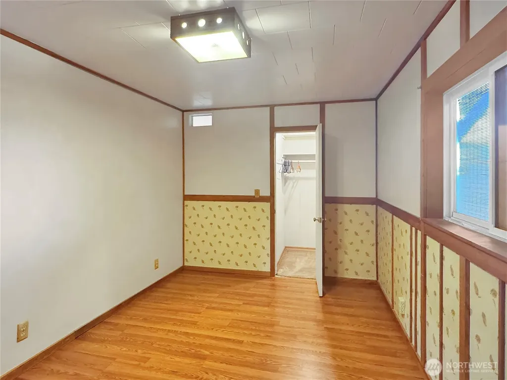 111 S 1st Street Thorp WA 98946