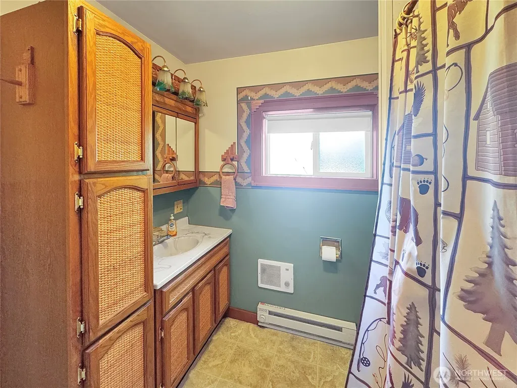 111 S 1st Street Thorp WA 98946